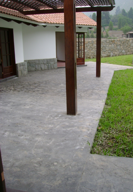 Piso de piedra pizarra en terraza