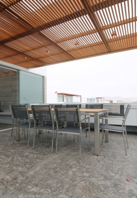 Piso de terraza en casa de playa