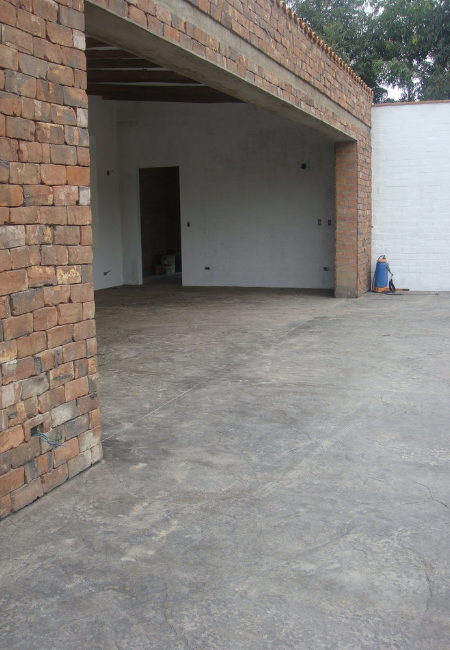 Piso de piedra pizarra en casa en mALA