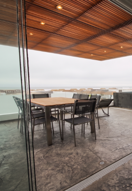 Piso de terraza en casa de playa